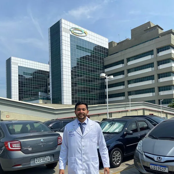 Conclusão da residência em cirurgia da mão no INTO